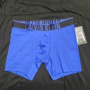 Calvin Klein, Intense Power Ultra Cooling Boxer Brief, Dazzling Blue, Small
